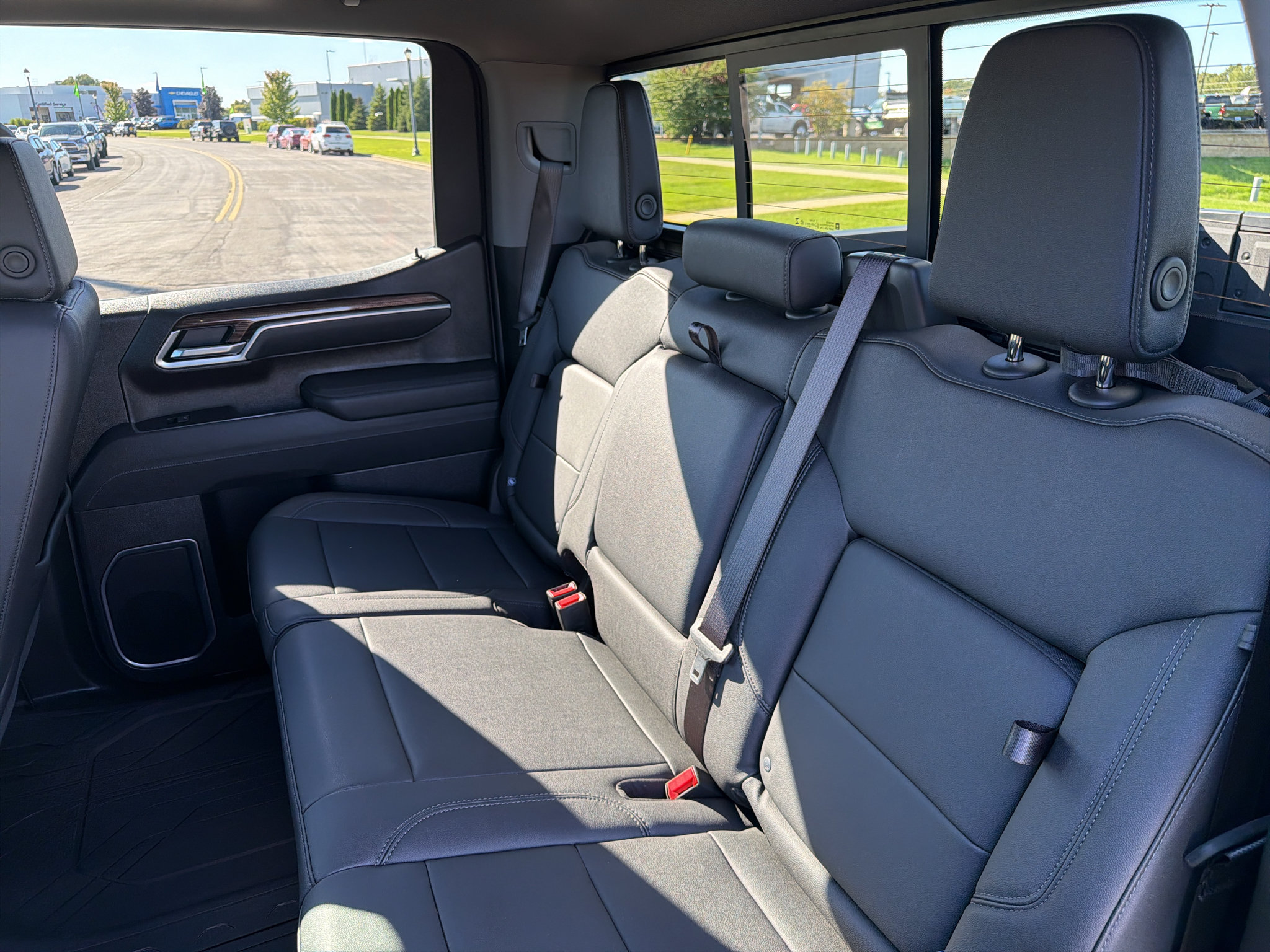 Used 2026 Chevrolet Silverado 1500 RST w/ Redline Edition AWD/4WD image 36