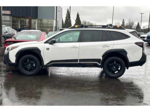 Used 2022 Subaru Outback Wilderness image 9