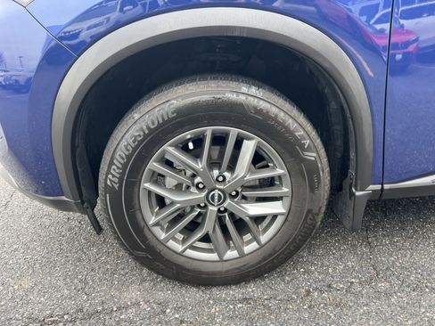 Used 2023 Nissan Rogue S image 12