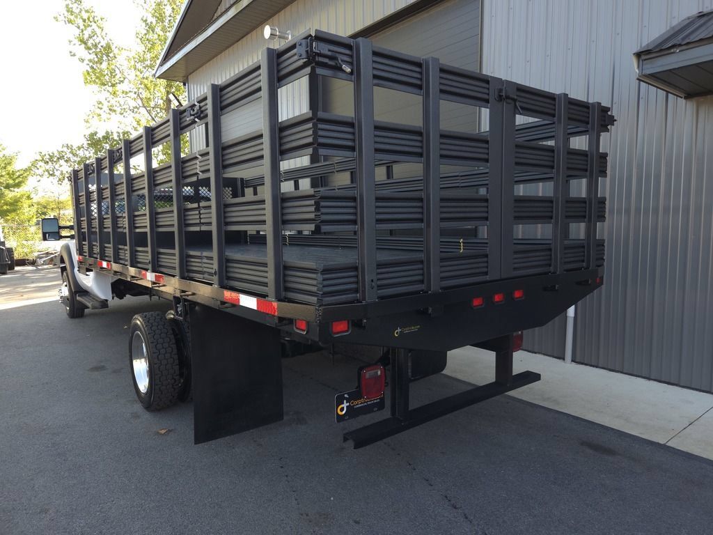 Used 2013 Ford F550 Luxury w/ XL Decor Group RWD image 4