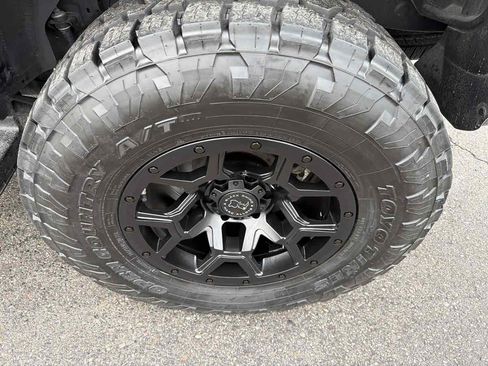 Used 2018 Toyota 4Runner SR5 image 9