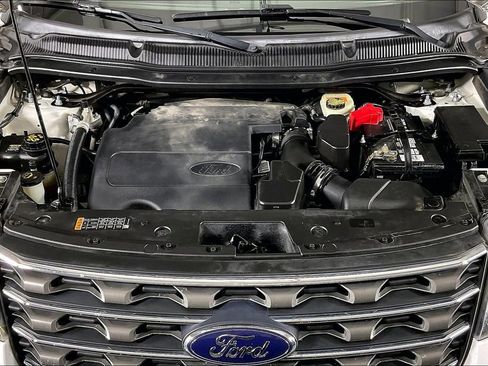 Used 2017 Ford Explorer FWD image 12