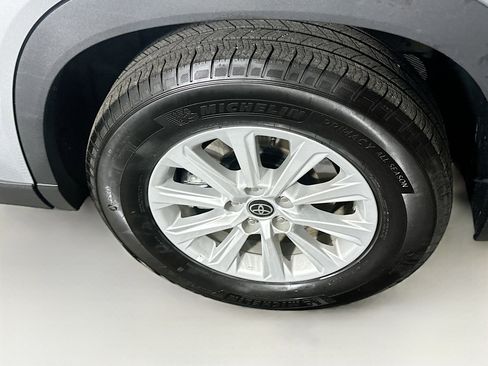 Used 2025 Toyota Grand Highlander XLE image 11