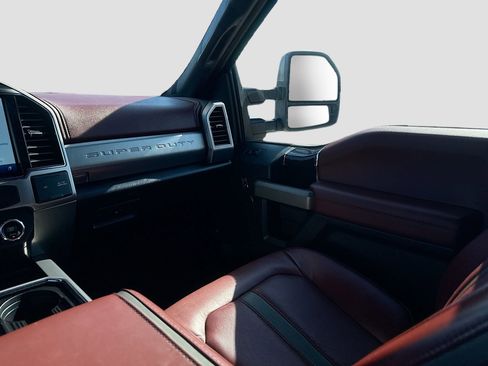 Certified 2022 Ford F450 Platinum w/ FX4 Off-Road Package image 28