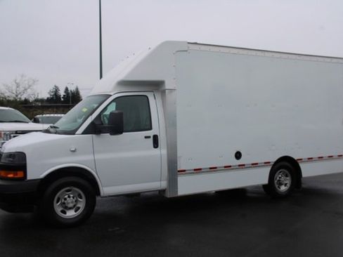 Used 2023 Chevrolet Express 3500 w/ Power Convenience Package image 4