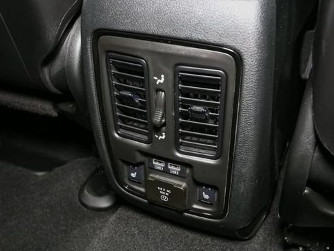 Used 2025 Dodge Durango R/T w/ Blacktop Package AWD/4WD image 24
