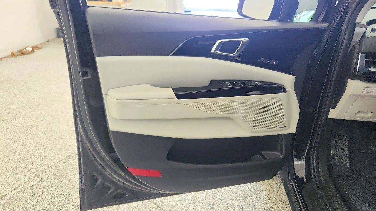Used 2022 Kia Carnival SX Prestige FWD image 25