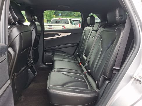 Used 2020 Lincoln Nautilus Premier AWD/4WD image 10