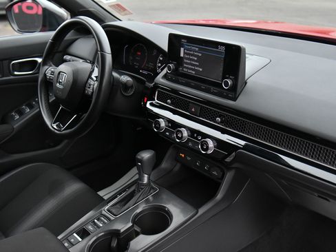 Used 2025 Honda Civic Sport image 40