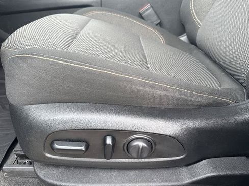 Used 2020 Chevrolet Traverse LT FWD image 14