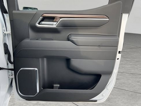 Used 2023 Chevrolet Silverado 1500 LT image 29