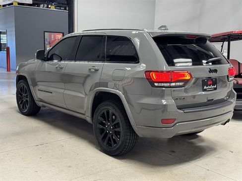 Used 2020 Jeep Grand Cherokee Altitude AWD/4WD image 6
