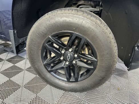 Used 2020 Chevrolet Silverado 1500 Custom Trail Boss w/ Custom Convenience Package AWD/4WD image 10