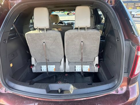Used 2015 Ford Explorer XLT w/ Equipment Group 202B AWD/4WD image 40