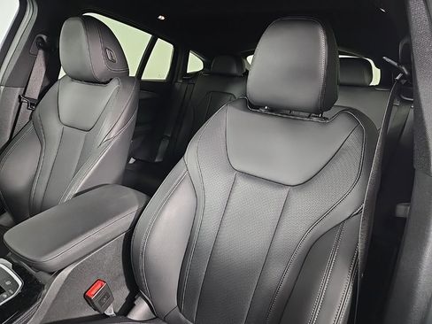 Certified 2022 BMW X4 xDrive30i w/ Premium Package image 13