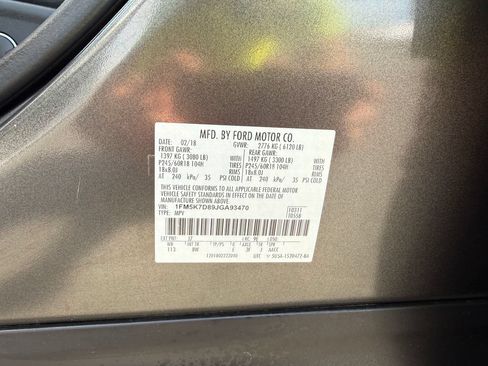 Used 2018 Ford Explorer XLT w/ Equipment Group 201A FWD image 19