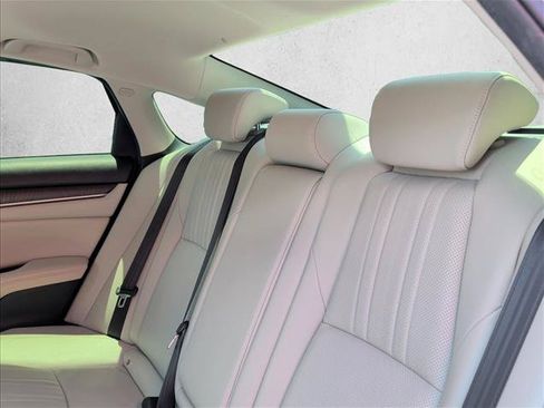 Used 2019 Honda Accord Touring image 19