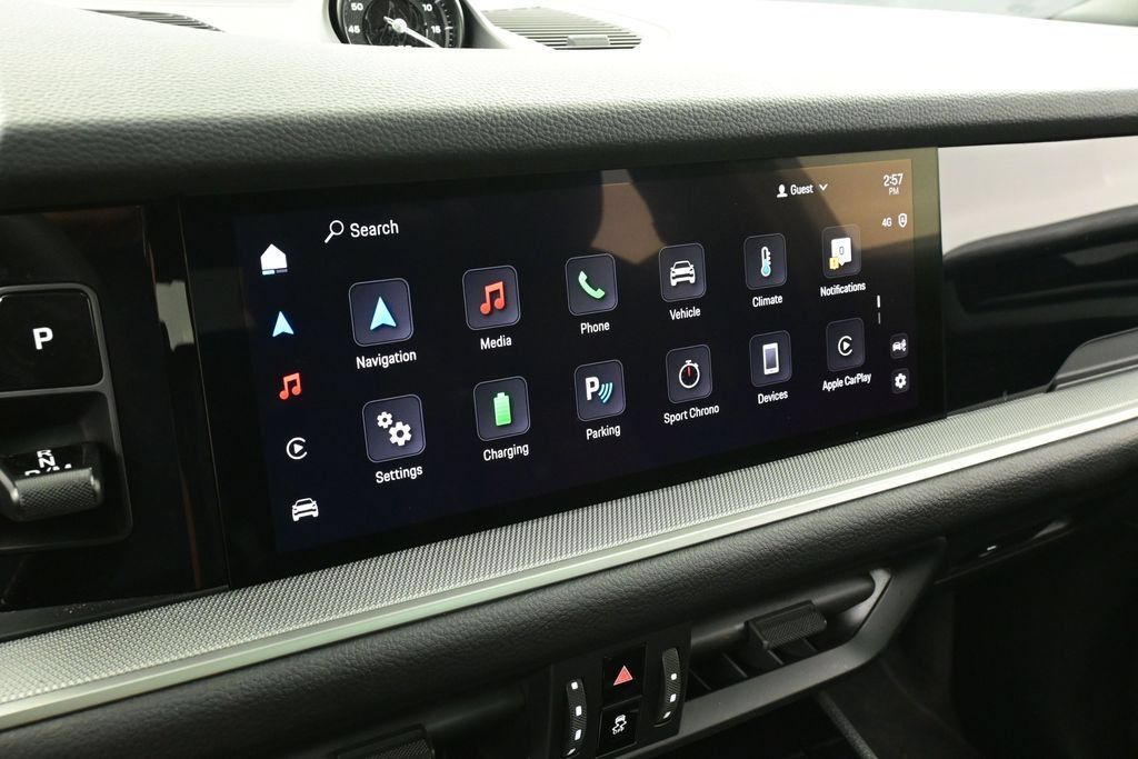 Certified 2025 Porsche Cayenne E-Hybrid Coupe AWD/4WD image 21