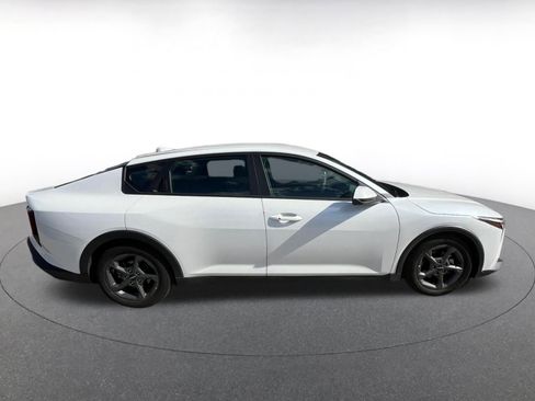 Used 2025 Kia K4 LXS image 8