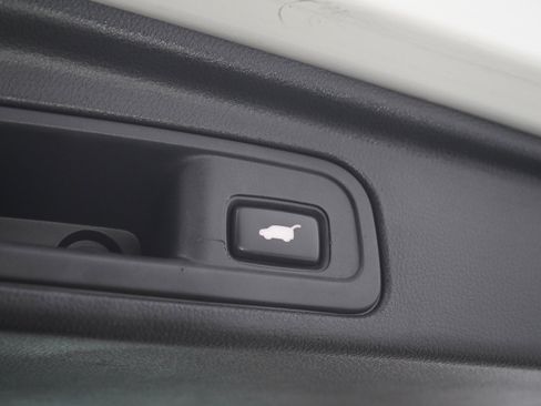 Used 2017 Honda Pilot Touring image 11