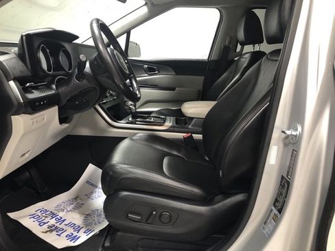 Certified 2023 Kia Carnival LX image 18