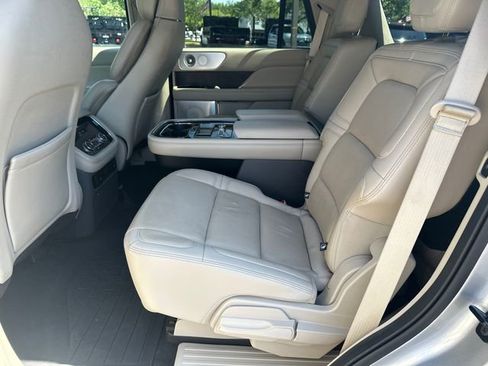 Certified 2021 Lincoln Navigator Reserve w/ Luxury Package AWD/4WD image 22
