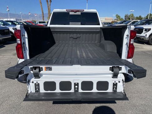 Used 2024 Chevrolet Silverado 2500 LTZ w/ LTZ Convenience Package image 26