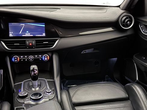 Used 2019 Alfa Romeo Giulia Ti image 27