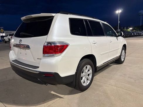 Used 2013 Toyota Highlander Plus AWD/4WD image 5