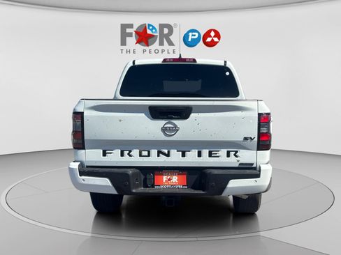 Used 2023 Nissan Frontier SV w/ Midnight Edition Package image 4