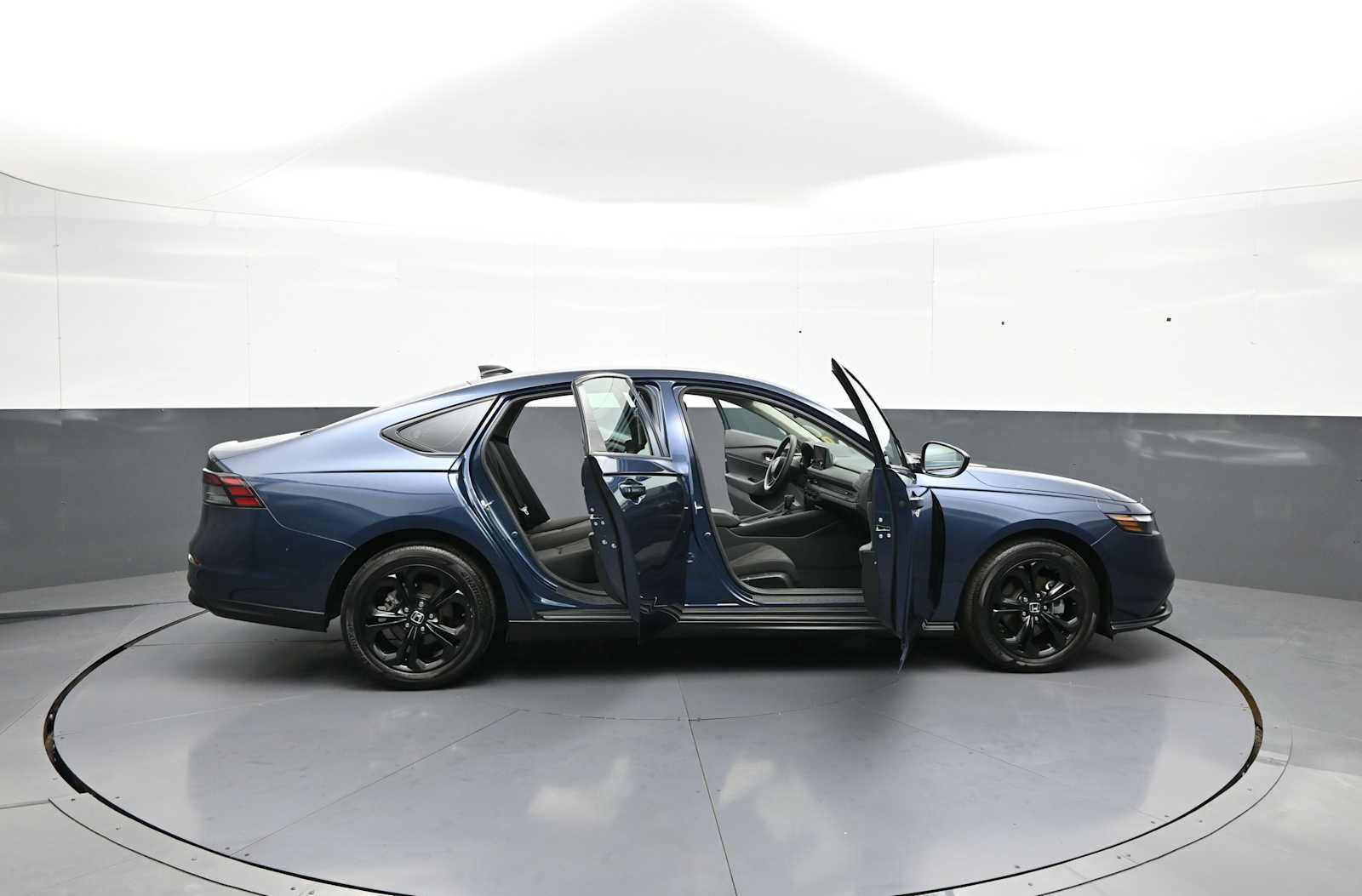 Used 2025 Honda Accord SE image 42