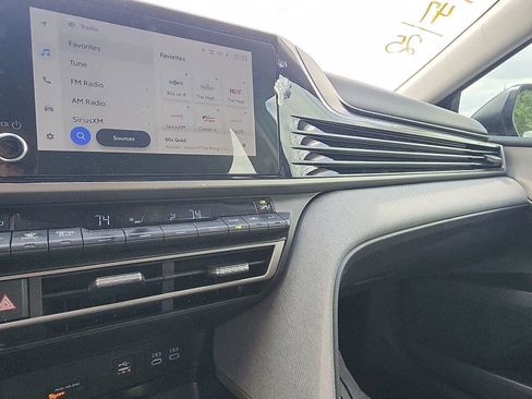 Used 2025 Toyota Camry LE image 14