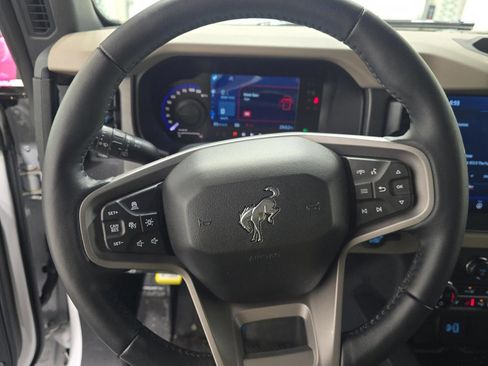 Used 2024 Ford Bronco Wildtrak image 13