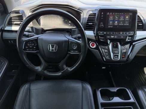 Used 2022 Honda Odyssey Touring image 11