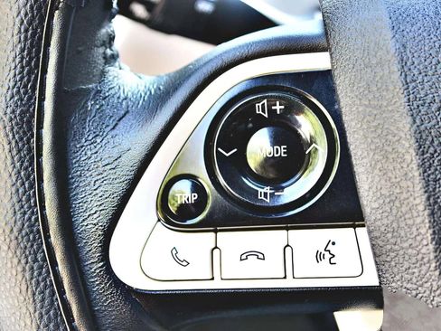 Used 2018 Toyota Prius Two image 15