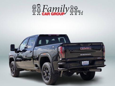 Used 2025 GMC Sierra 2500 AT4 AWD/4WD image 3