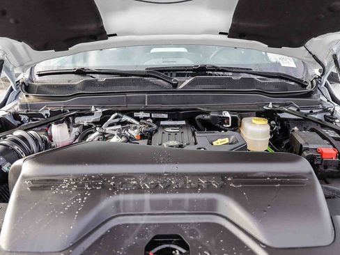 New 2026 RAM 2500 Laramie AWD/4WD image 32