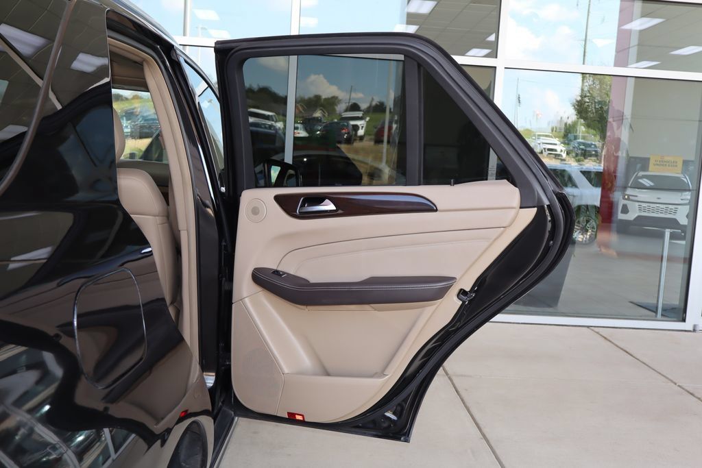 Used 2015 Mercedes-Benz ML 250 BlueTEC 4MATIC image 39