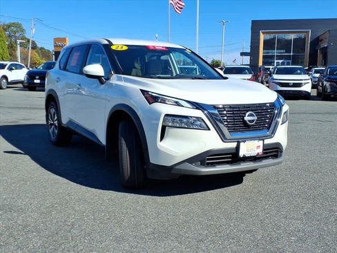 Certified 2023 Nissan Rogue SV image 3