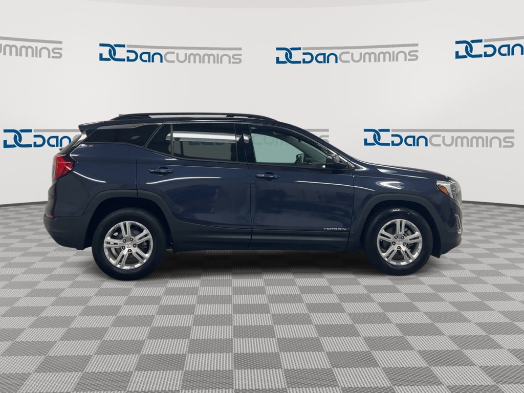 Used 2018 GMC Terrain SLE w/ Driver Convenience Package FWD image 9
