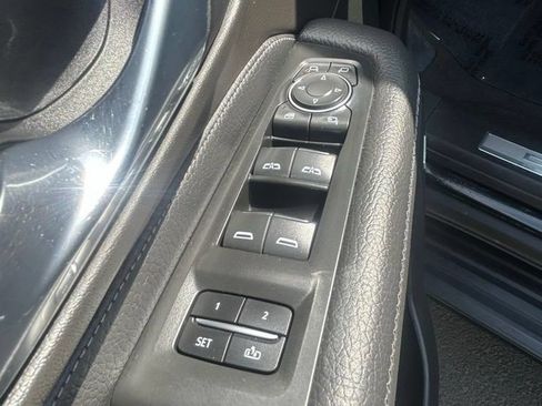 Used 2021 GMC Yukon Denali AWD/4WD image 12