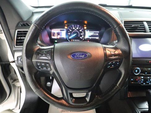 Used 2017 Ford Explorer XLT w/ Equipment Group 202A image 21