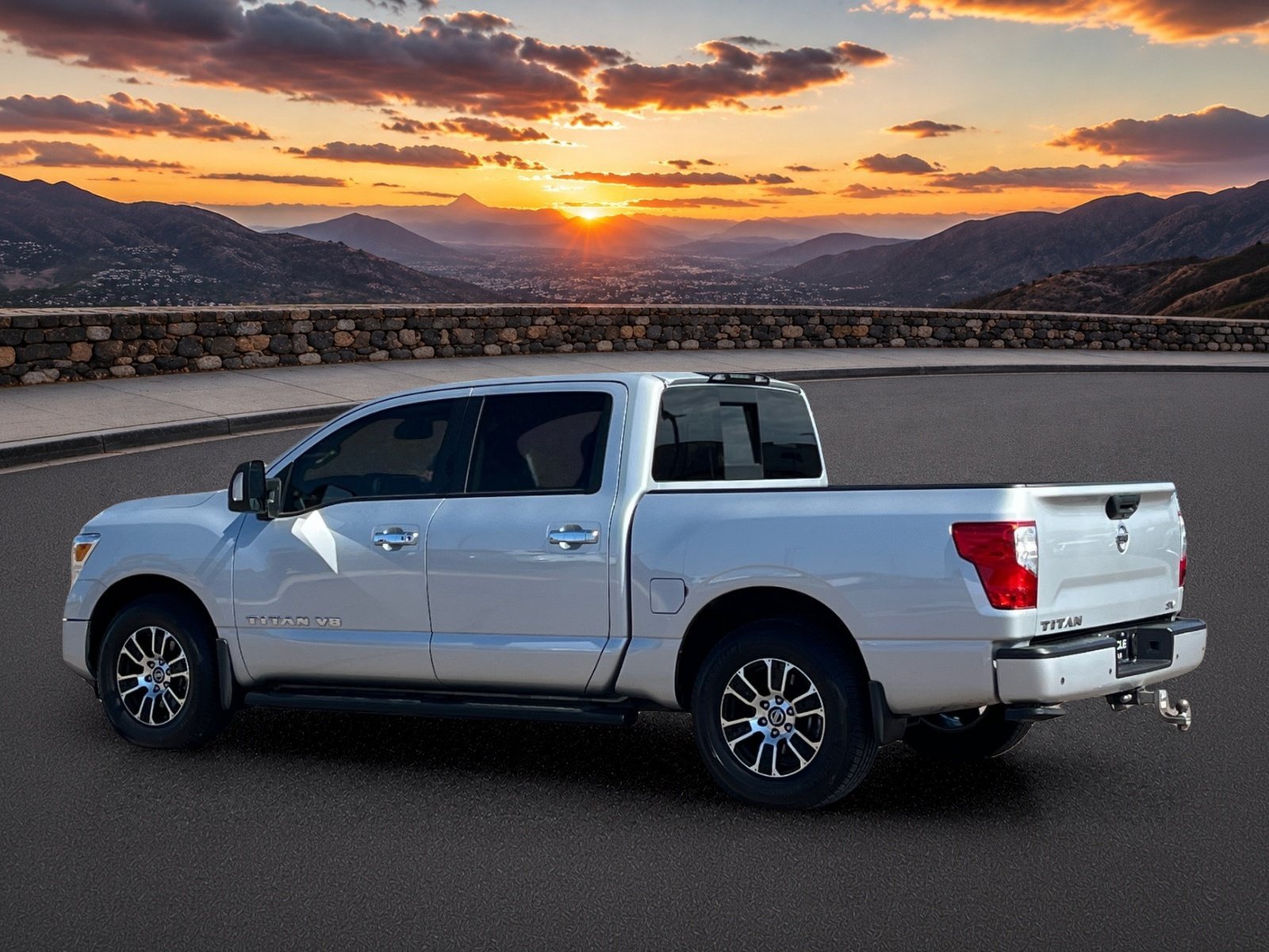 Used 2020 Nissan Titan SV w/ SV Convenience Package RWD image 4