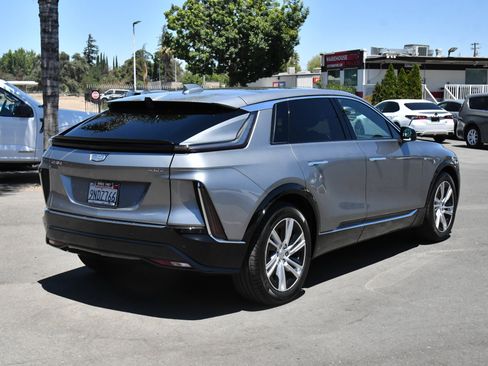 Used 2024 Cadillac Lyriq Tech RWD image 8