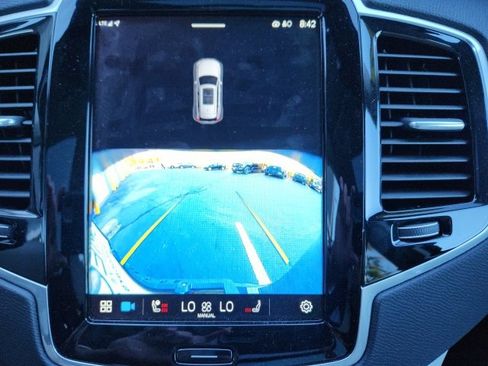 Used 2024 Volvo XC90 B6 Plus image 26