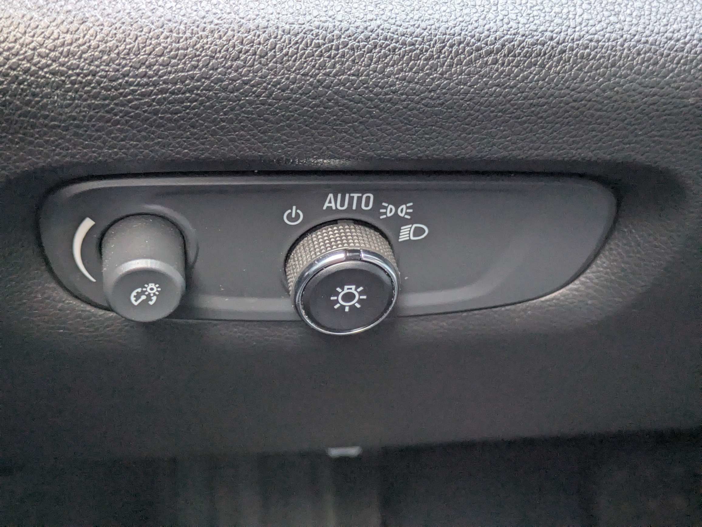 Used 2024 Chevrolet Traverse LT w/ Midnight/Sport Edition AWD/4WD image 16