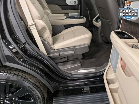Certified 2022 Lincoln Navigator Reserve AWD/4WD image 32