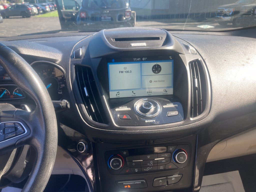 Used 2017 Ford Escape Titanium AWD/4WD image 23