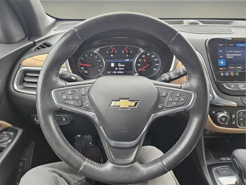 Used 2022 Chevrolet Equinox Premier AWD/4WD image 2