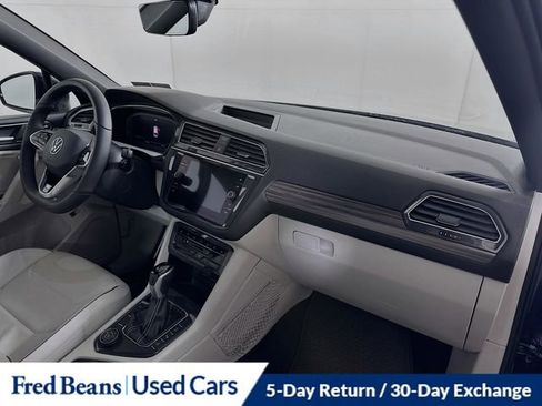 Used 2022 Volkswagen Tiguan SEL R-Line image 32